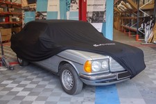 Schwarze Stretch-Innengarage XXL (490 x 178 x 122) für Mercedes W123 Schwarze Stretch-Innengarage XXL (490 x 178 x 122) für Mercedes W123