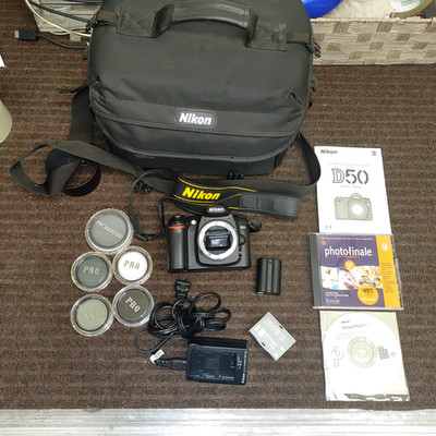 Nikon D50 Body Bundle Good condition