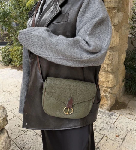 Sac bandoulière Christian Dior vintage en cuir kaki 23,5 cm occasion