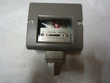 HONEYWELL C447A10151 GAS PRESSURE SWITCH "NEW" 1/2" PIPE