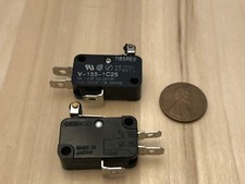 2 Pieces Black V-155-1C25 MICRO SWITCH SPDT HINGE ROLLER LEVER 15A B21 c19