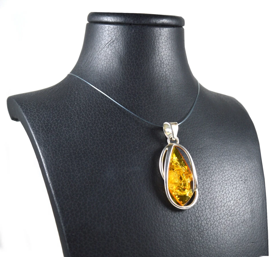 Ciondolo in Ambra Baltica Chiara e Argento 925 Made in Italy - Immagine 3 di 3
