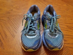 brooks gts 17 womens size 9