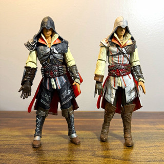 NECA Assassin's Creed 2 Ezio Auditore Hidden Blade Action Figures Lot of 2 2010