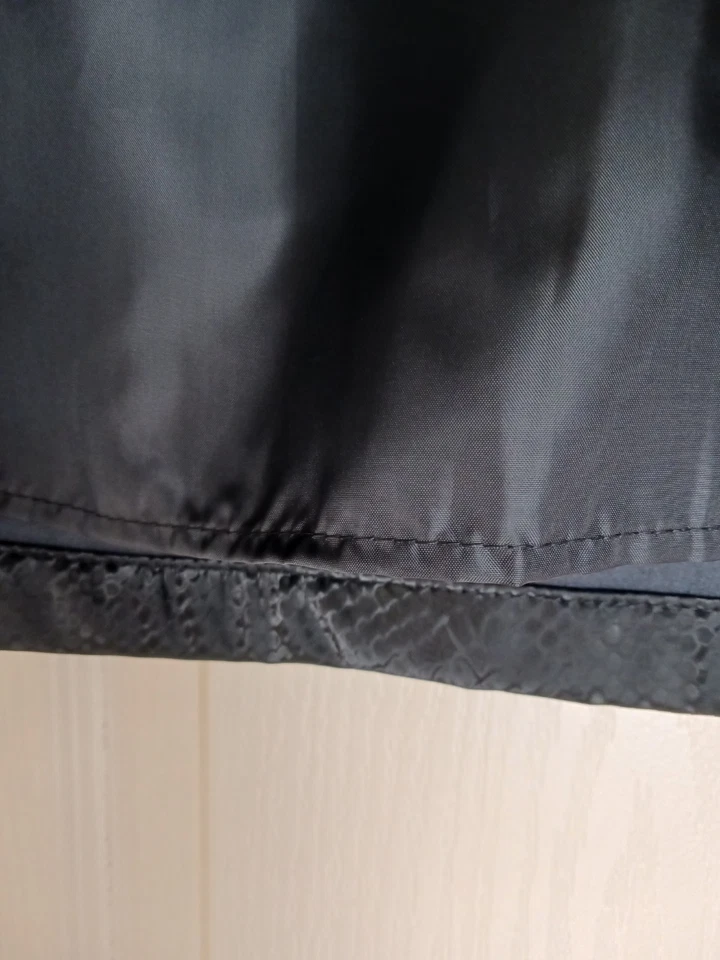 Falda Juicy By Juicy Couture imitación piel de serpiente talla grande nueva con etiquetas Foto 3 de 4