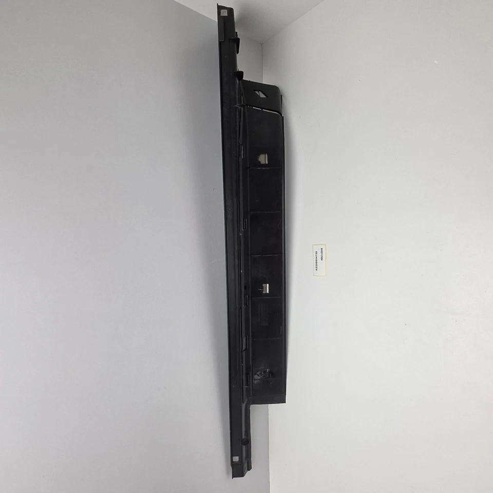 Alféizar puerta trasera izquierda mercedes-benz s500 2003-2006 a2206804735 Foto 2 de 4