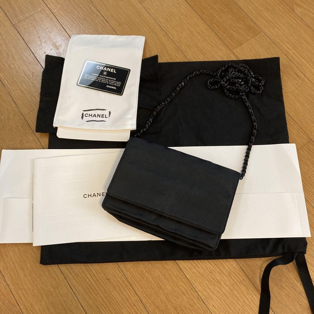 CHANEL Black Travel Line Chain Wallet Shoulder Bag PG2E7K