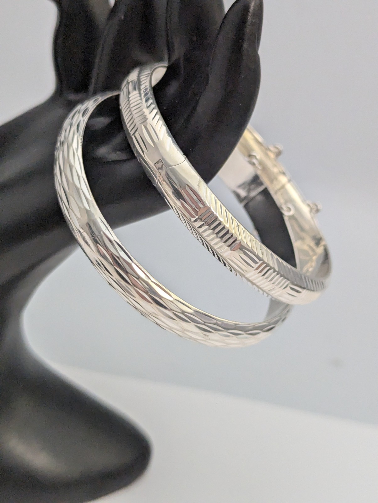 Solid Sterling Silver IBB Thailand Hinged Texture… - image 4