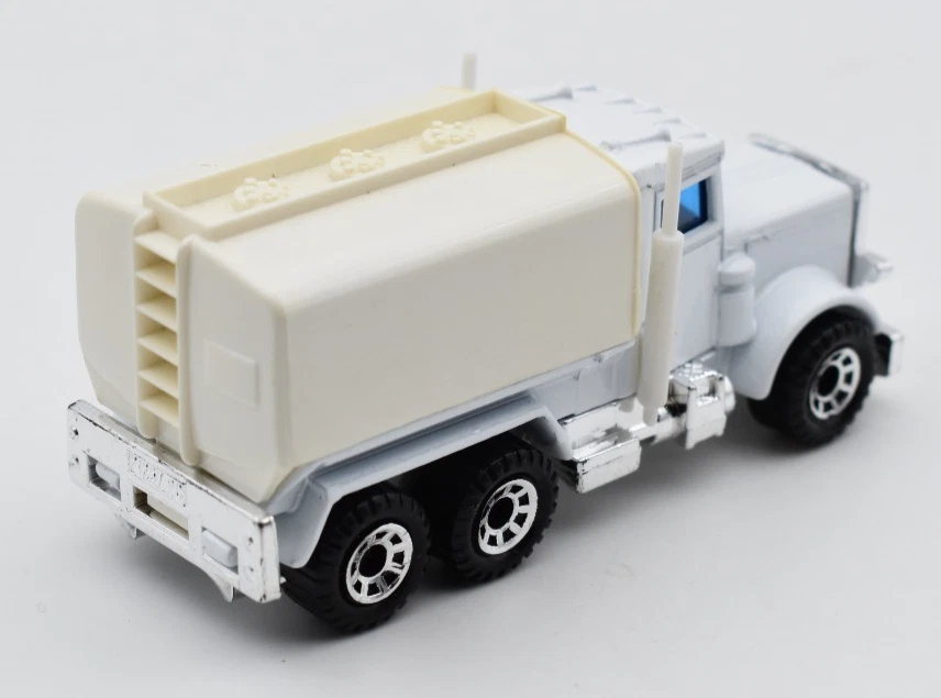 Matchbox Superfast Peterbilt Tanker weiß. Made in Thailand. Graffic Traffic - Bild 2 von 4