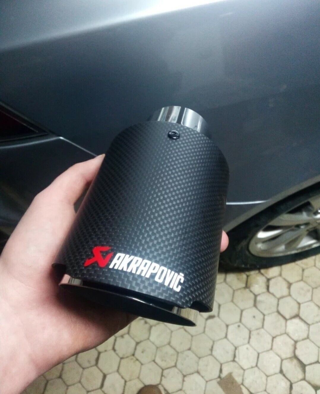 Embout échappement Akrapovic carbone mat tube chrome anti-corrosion