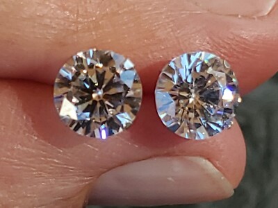 Weißer Saphir Labcreated Rundschliff Ohrstecker 14kt massiv Weißgold 