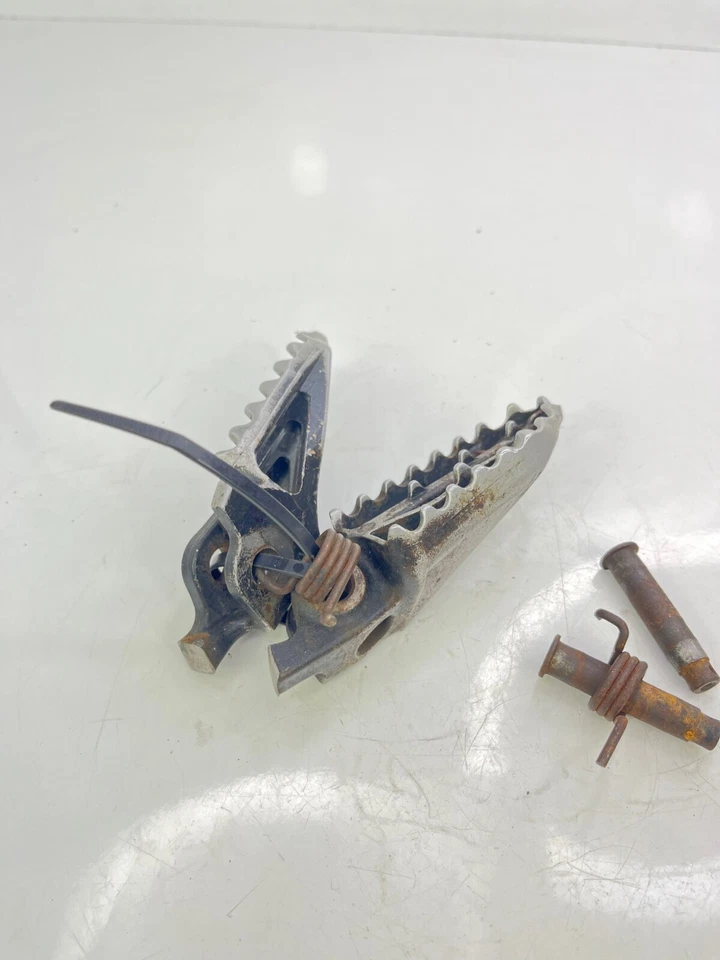 Estriberas Honda CRF250R 2004-2005 con pasadores y resortes OEM #6 Foto 2 de 4