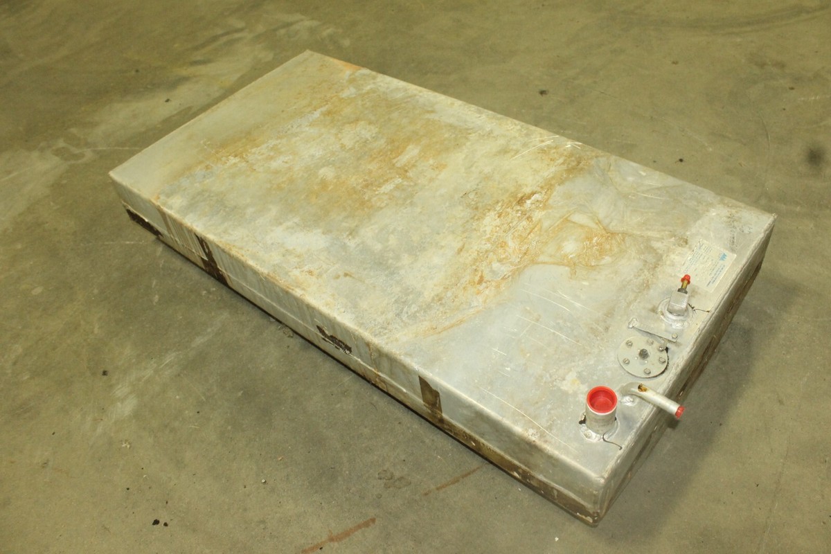 Skyline Tanks 32 Gallon Boat Fuel Tank 4539200