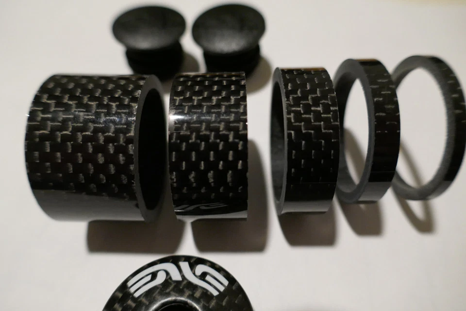 NUEVO ENV 7mm ABRAZADERA DE POSTE DE ASIENTO CARBONO AURICULAR BARRA VÁSTAGO TAPA SUPERIOR 5X ESPACIADORES TAPONES Foto 4 de 4