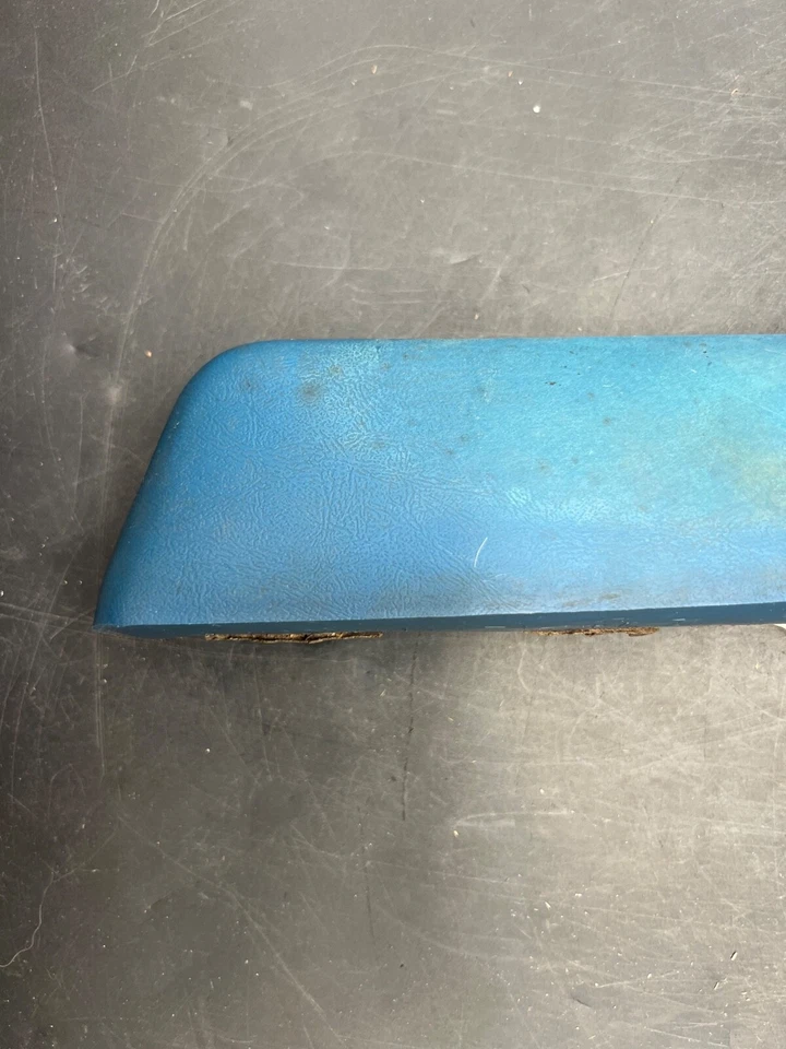 1982-1987 Chevrolet GMC S10 S15 OEM Driver Door Arm Rest Grab Handle 20235108 - Image 2 of 4