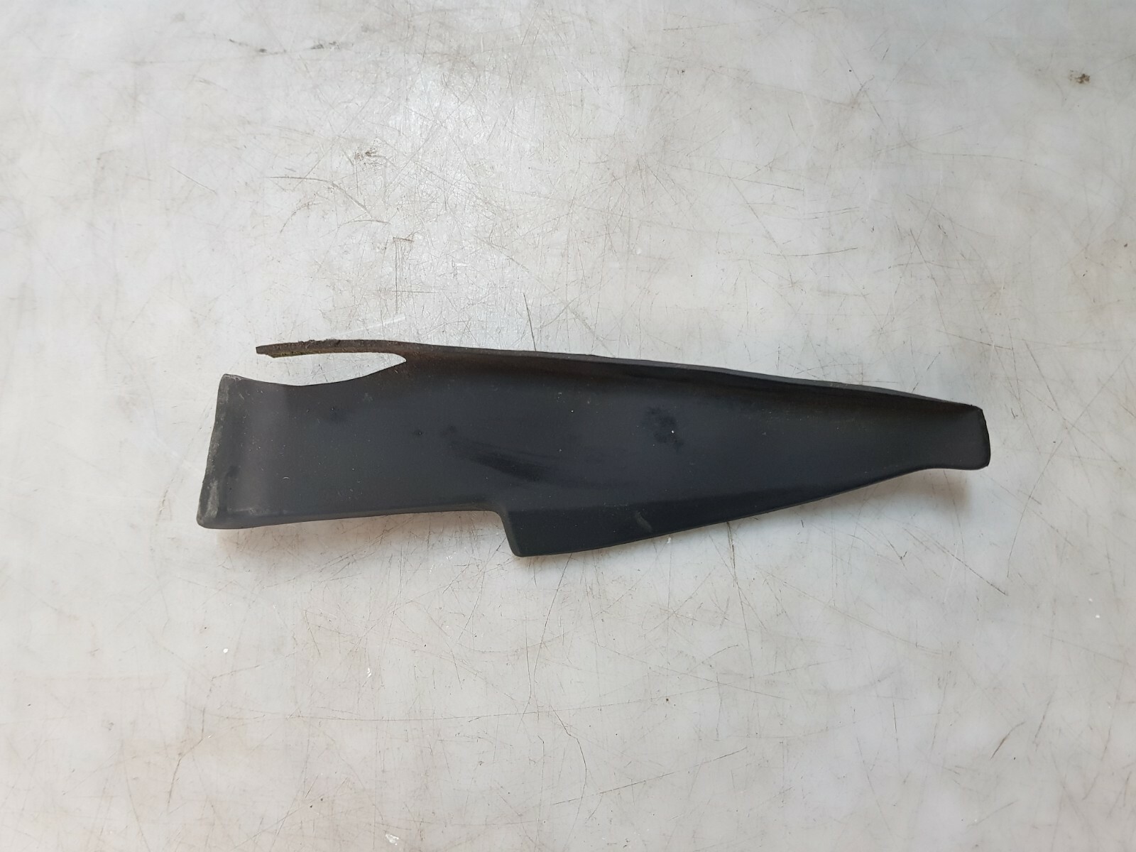 MG ZS EV 2019-21 NEARSIDE LEFT SIDE WINDSCREEN TRIM 10252576 Q0012  