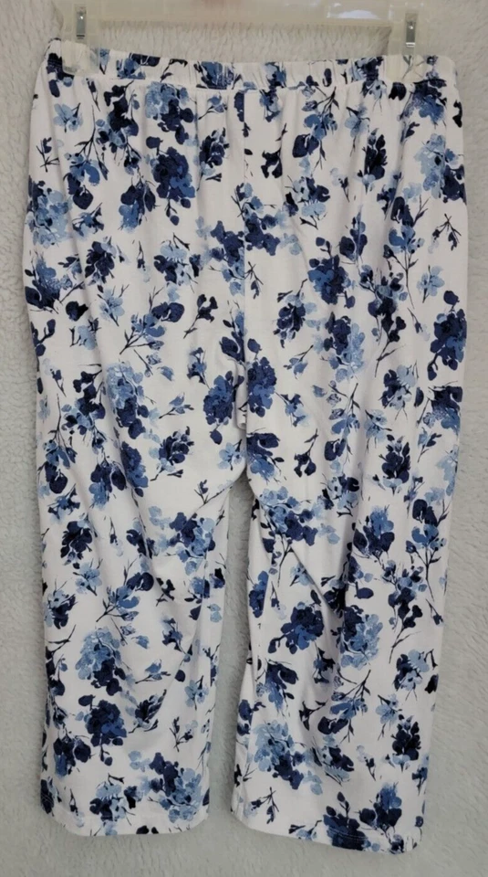 Pantalones capri Croft & Barrow para mujer para dormir talla M medianos azules blancos florales Foto 4 de 4