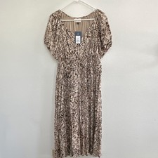 Universal Thread Animal Print Tie Waist Puff Sleeve V-Neck Midi Dress Size M