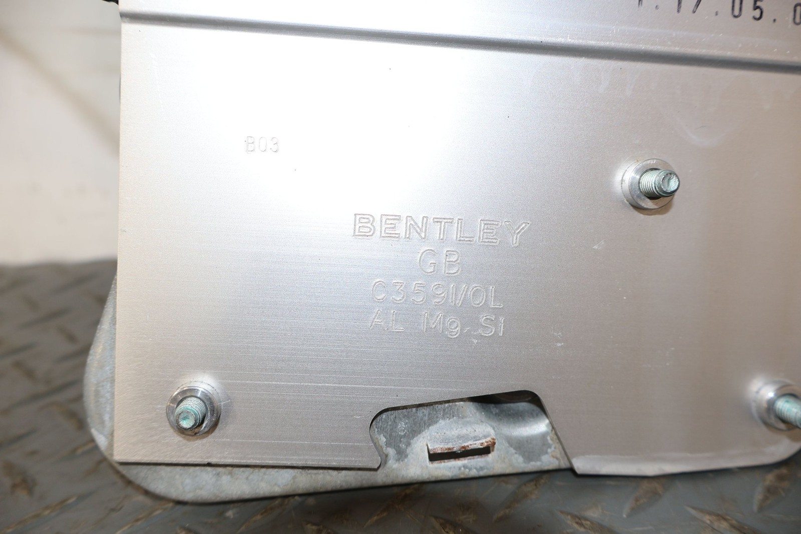 Bentley Continental 2006 Left Quarter glass