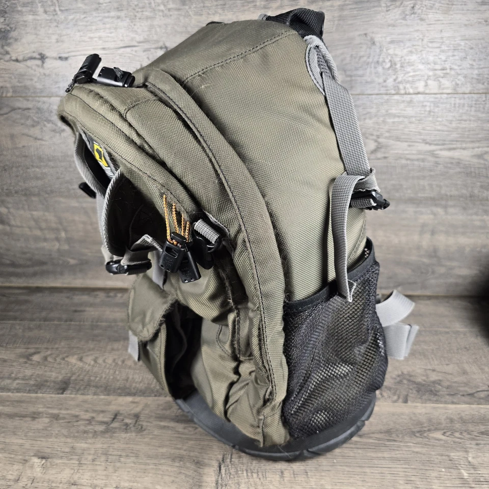 Mountainsmith Traverse AT Hiking Camera Backpack - Photography - Green - Image 2 of 4