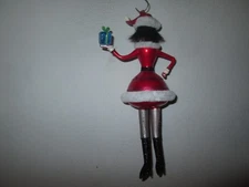 DE CARLINI Santa's Helper Lady w/ Hat + Present Blown Glass Ornament