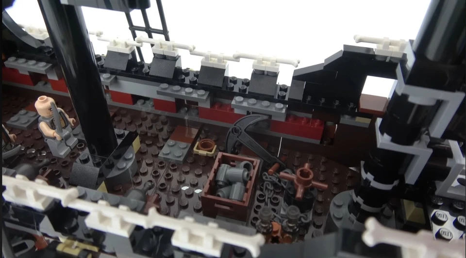 Pirates Of The CARIBBEAN-Queen Anne's revenge ship model like LEG0 4195 -US SHIP - Image 4 of 4