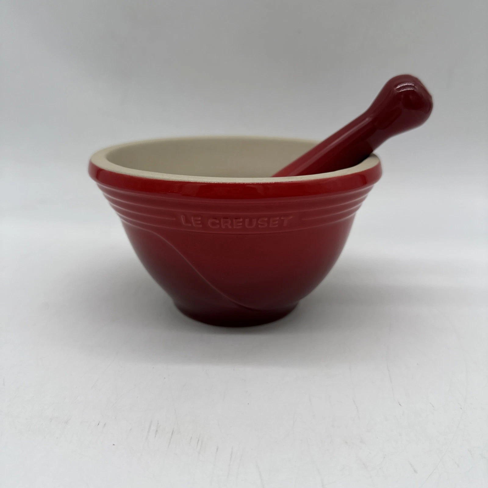 Le Creuset Stoneware Mortar & Pestle Red Ombre 20oz / 0.6L
Opens in a new window or tab
