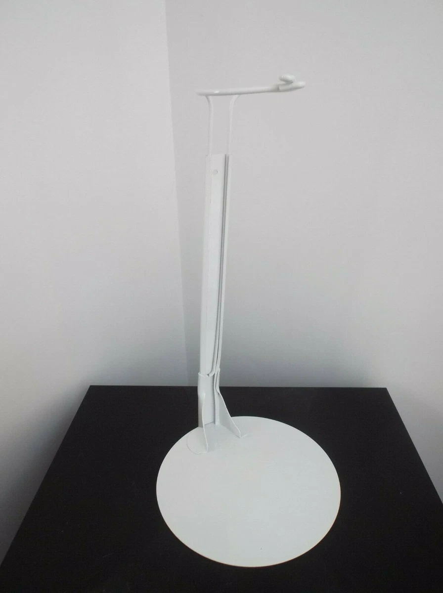 1 x 3001 DELUXE DOLL STAND TO FIT A 21 INCH DOLL THIS FITS