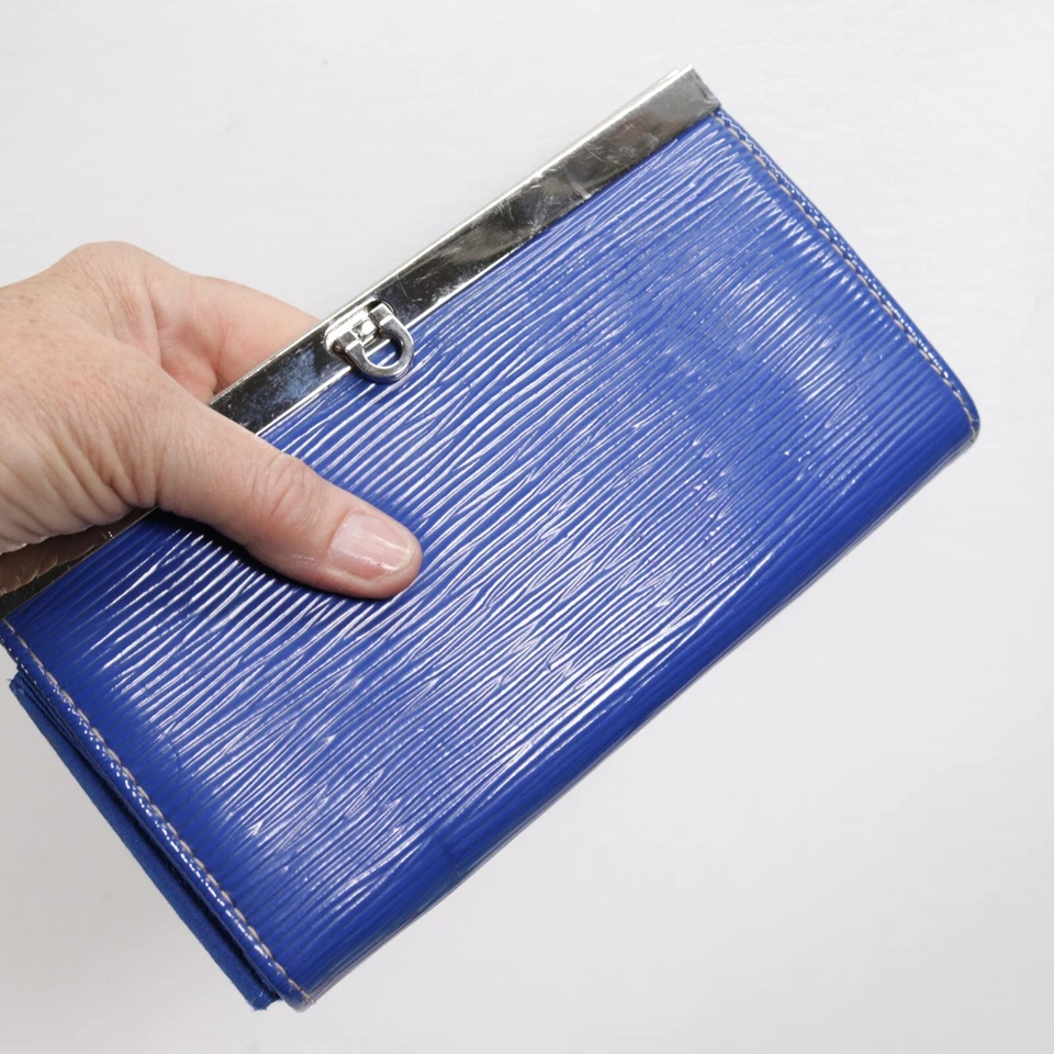 Cartera sin asas Mossimo púrpura acanalada imitación cuero acordeón tarjetas moneda dinero en efectivo Foto 2 de 4