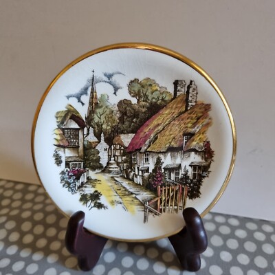 Vintage EDCO Anstecknadel/Schmuckschale mit ländlicher Dorfszene