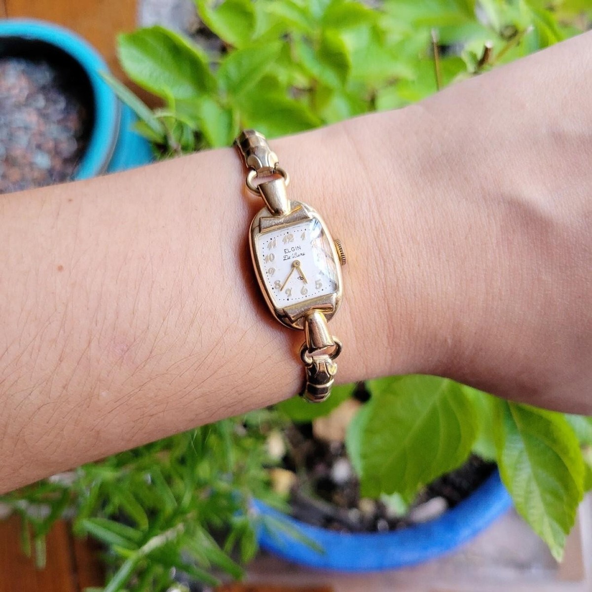 Vintage 10K RGP Elgin DeLuxe Womens Womans Gold Cushion Dainty