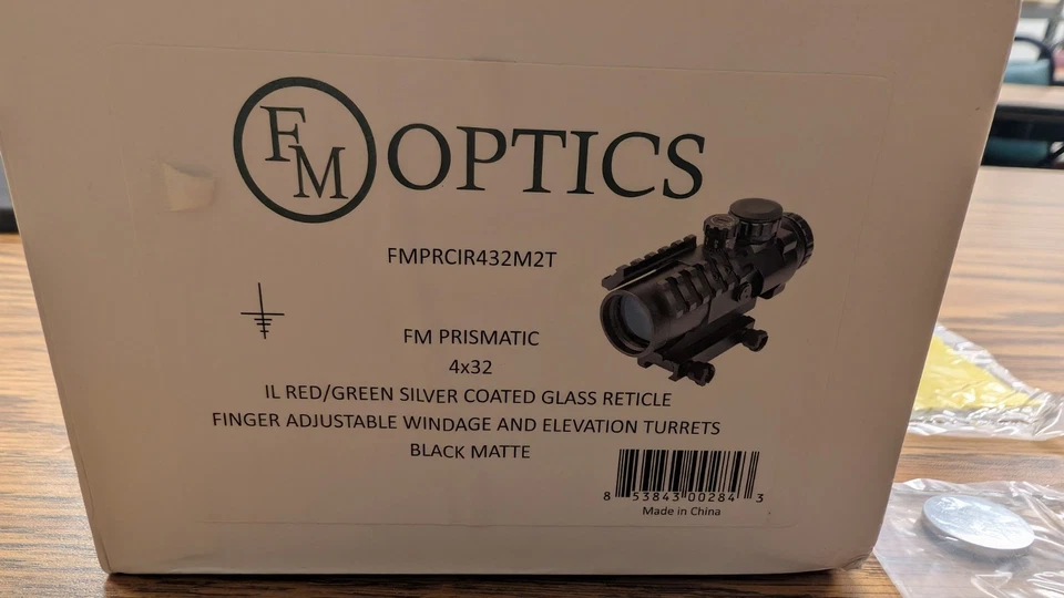FM-оптика 4 x 32 призматический прицел красный/зеленый с подсветкой сетки с креплением - Изображение 2 из 3