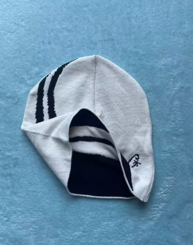 Devil’s Island Gorro Tejido Unisex Invierno Cálido Esquí Sombrero Ropa de Calle Acrílico Foto 3 de 3