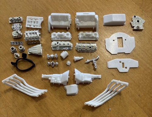 Revell 1:24 Scale Hemi Funny Car Engine Model - Drag Race Blower, No Headers
