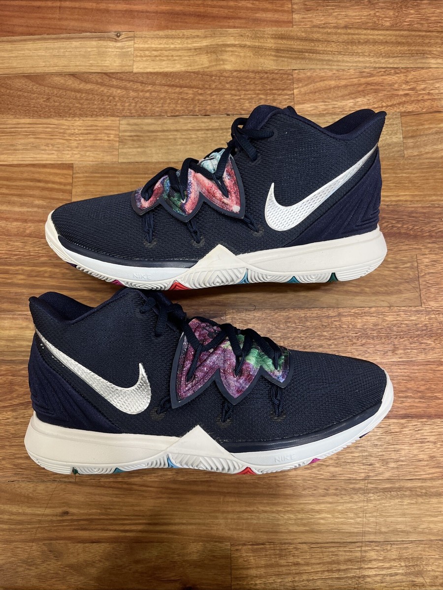 Nike Kyrie Galaxy Size 5Y AO2918 900 UK