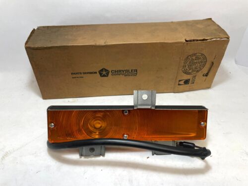 1968 Plymouth Valiant Left Driver Side Parking Lamp Assembly 2853747 NOS