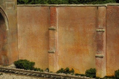 Monroe Models ~ HO Scale ~ Retaining Walls B&O Style Brick ~ 2 Pcs ~ 153