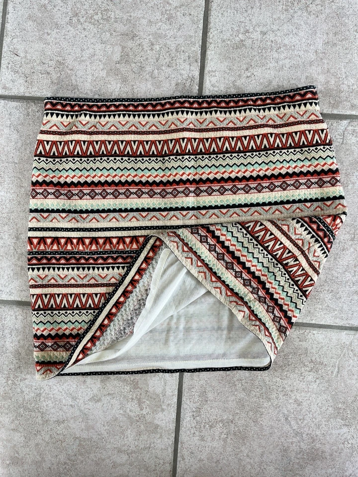 Falda Vintage Chelsea y Violeta Talla Mediana Gráfica Elastizada Body Con Talla M Boho Foto 4 de 4