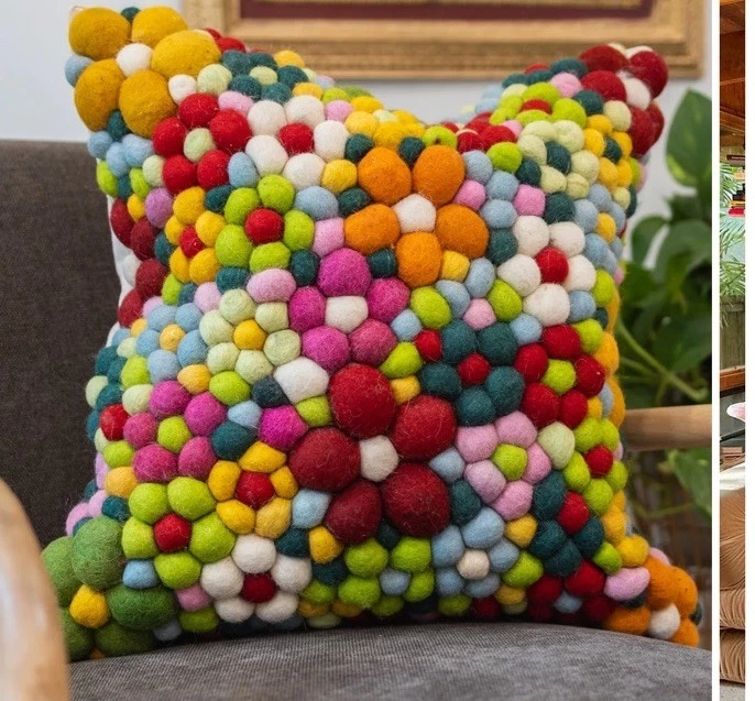 Almohada de plumón abstracta de lana orgánica YaYa & Co Lolly 20x20 colorida Foto 3 de 4