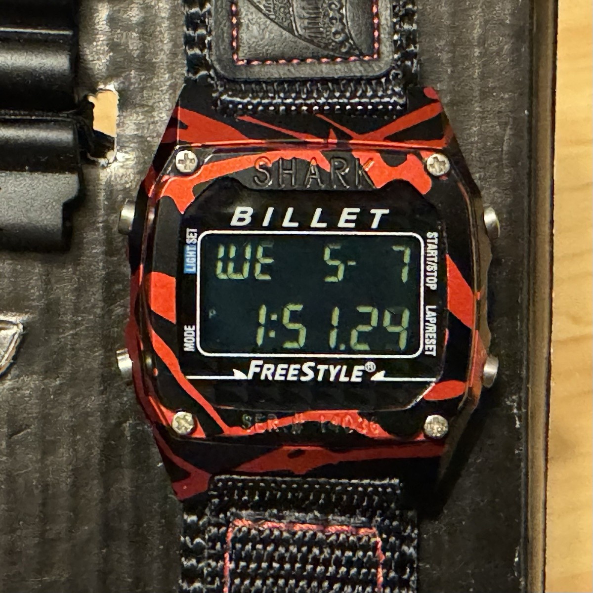 SHARK BILLET Freestyle腕時計