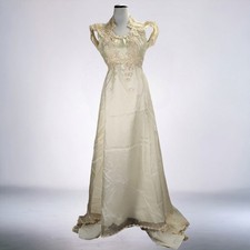 Vintage 70s Boho Wedding Dress Ivory A-Line Train Lace Empire Waist Size 0