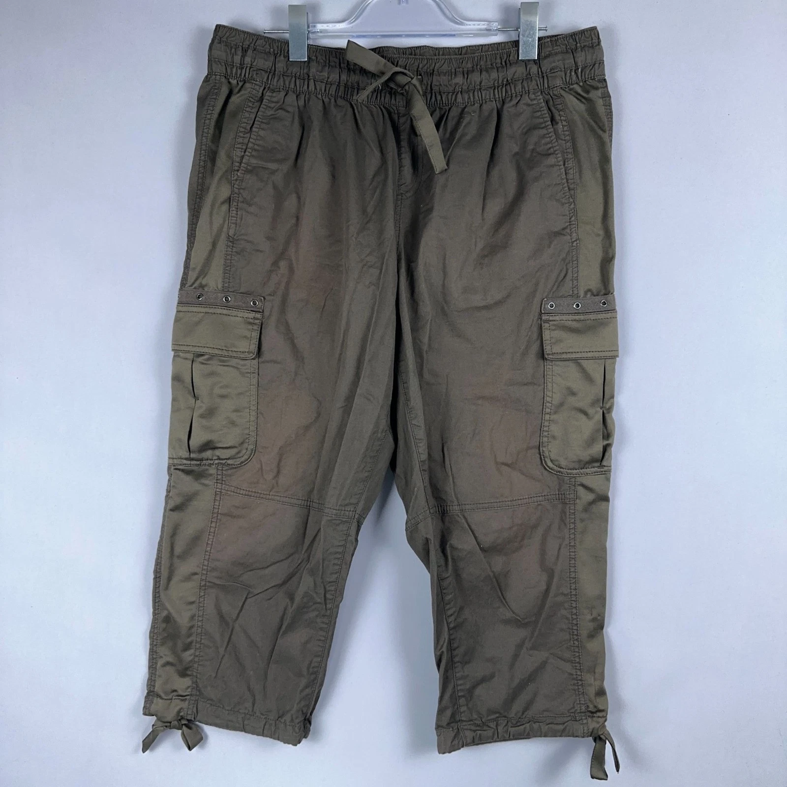 Lane Bryant Cargo Capri Pants Womens Size 14/16 Drawstring Waist Olive Green
Opens in a new window o