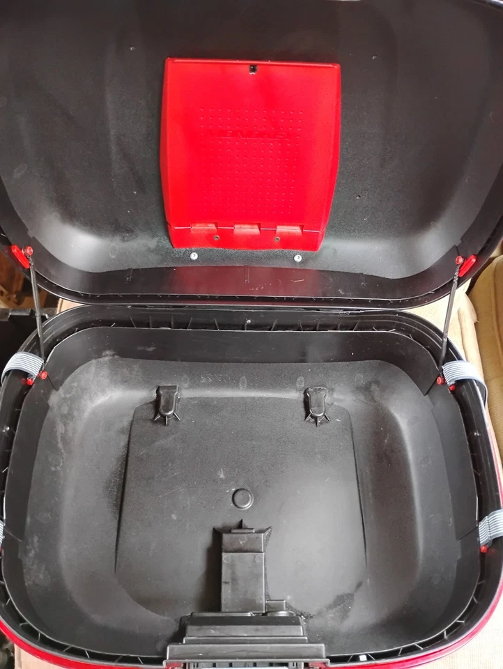 Caja de equipaje Monokey/Givibox para motocicleta BMW negra Foto 2 de 4