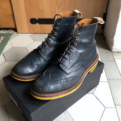 Tricker's ''Stow'' country brogue boots UK 9,5