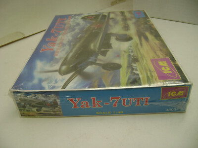 ICM 1:48 YAK-7UTI WWII SOVIET FIGHTER-TRAINER PLANE MODEL KIT