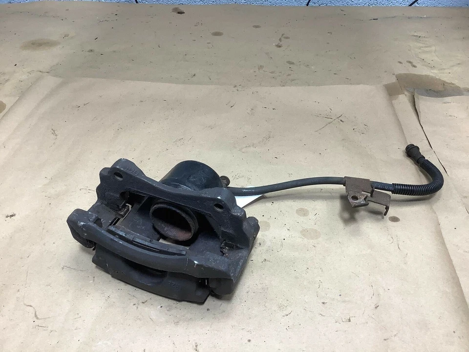 SOPORTE PINZA FRENO DELANTERO DERECHO BMW 535XI E60 AWD 2007-2008 Foto 3 de 4