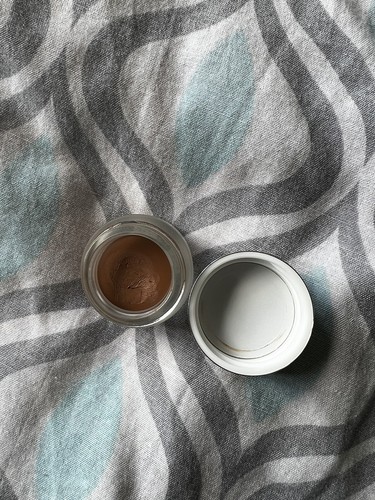clinique concealer Mocha - Picture 3 of 6