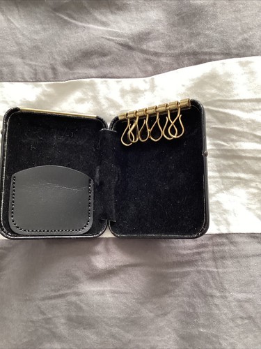 Vintage Key Tainer Hinged Hard Case 6 Loops 1 Pocket