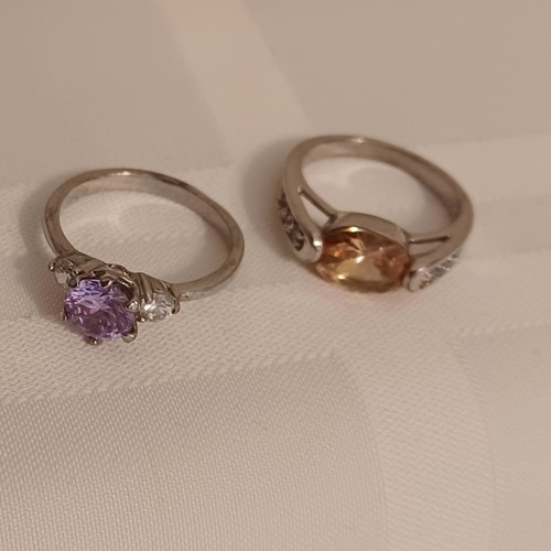 4 lot Beautiful vintage costume ring ALL SIZE 8 - 8 1/2 Silvertone pink purple - Picture 3 of 7