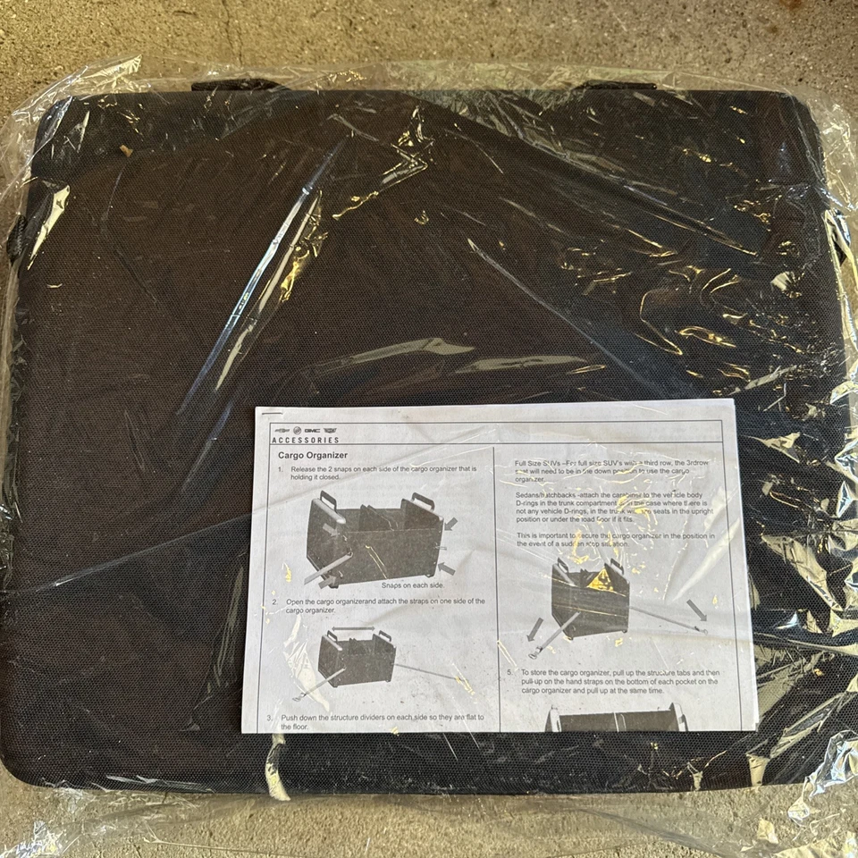 GM Chevrolet Vehicle Cargo Organizer in Jet Black with Bowtie Logo OEM 85543592 Foto 2 de 2